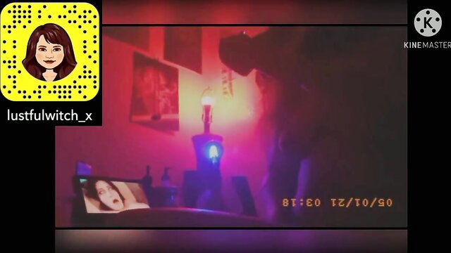 Sexy cloudy model Trusted Spun in red lit room with laptop porn