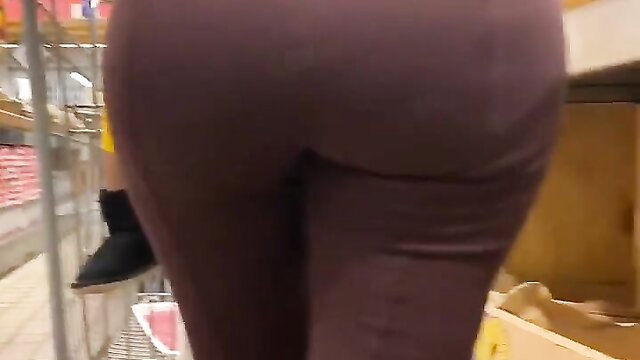 Spanish big booty MILF in tight pants, thick ass view from behind