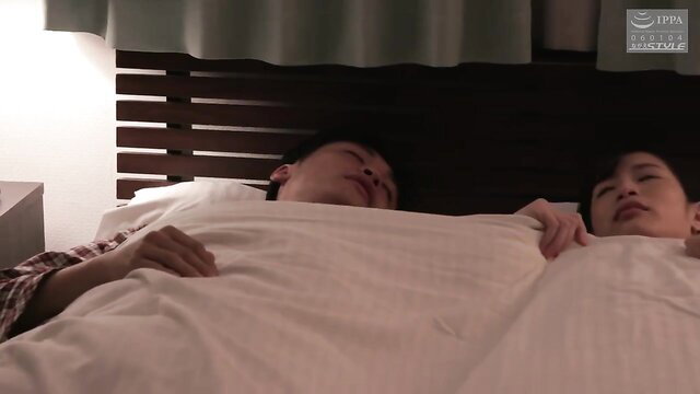 Kanon Nakajo in bed with father-in-law, JAV bride seduction scene