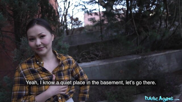 Luna Truelove in plaid shirt invites to basement public agent hookup