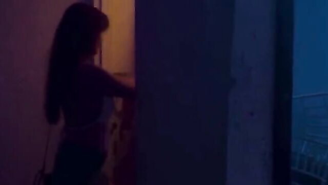 Wynwyn Marquez silhouette in sexy doorway pose, Nelia 2021 hot scene