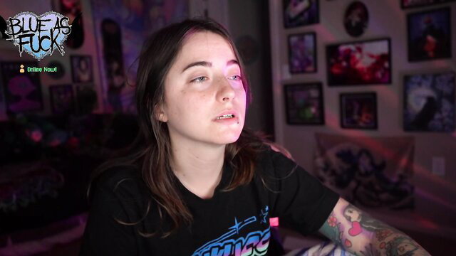 Blueasfuck tattooed alt girl on cam, sultry gaze hairy feet anal star