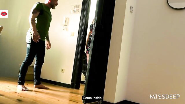 Samantha Kiss invites muscled guy inside at fat MILF door