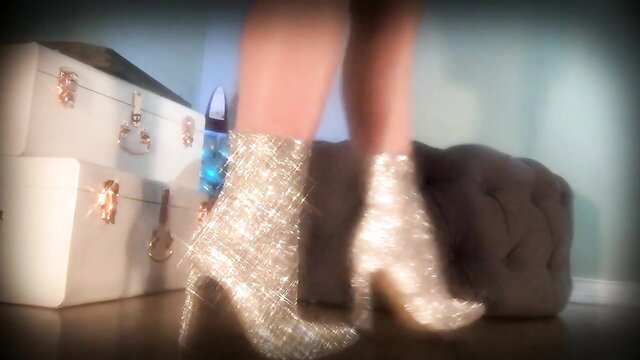 Goddess in sparkly holiday boots teases slaves with metronome