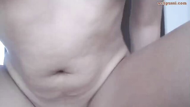 camilasweet1 closeup nude pussy and belly on webcam