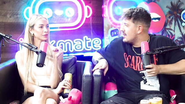 Richelle Ryan blonde bombshell on Scarface podcast set