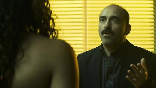Veronica Sanchez topless with bald mustached man in Sky Rojo s01e03