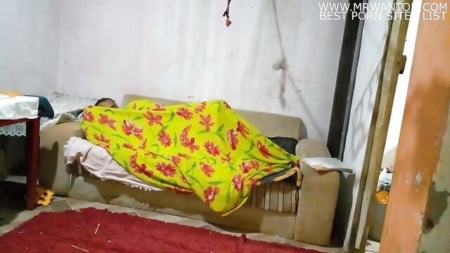 Sister-in-law caught under yellow blanket on couch in taboo amateur fuck