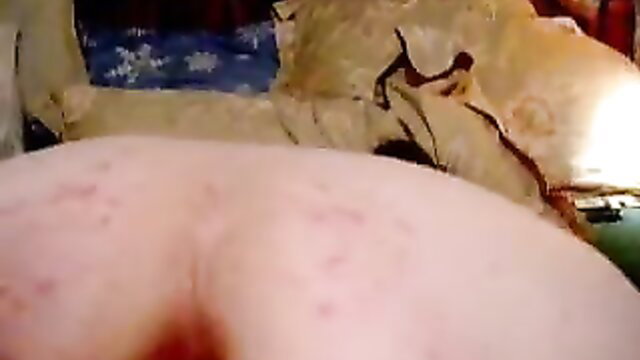 Mature Vernetta closeup ass view with red marks in Mommy 2