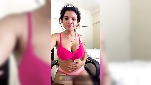 Resmi R Nair sexy pink bra selfie, hot Indian cleavage tease