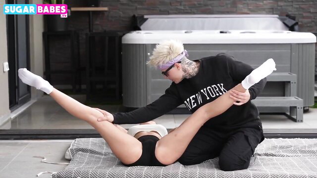 Diana Gabrovska Bulgarian MILF in yoga seduction leg split stretch