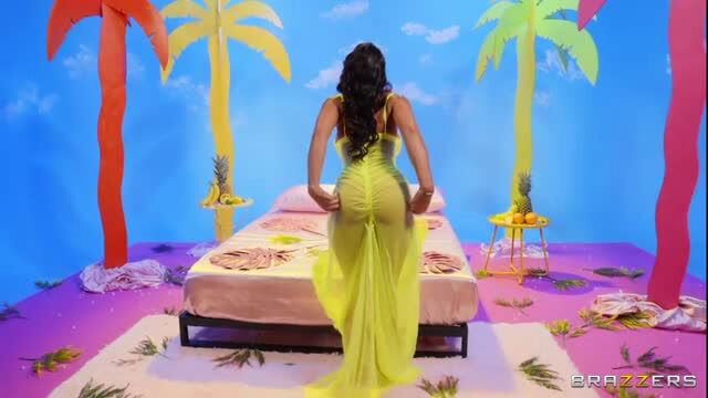 Rachel Starr in sheer yellow dress, big ass focus from behind