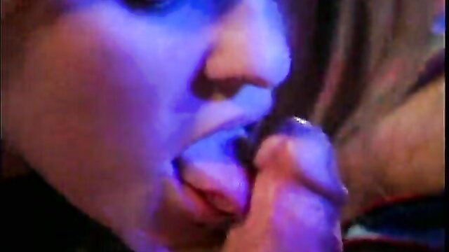 Sunnie Daye slurps cock in hot blowjob closeup
