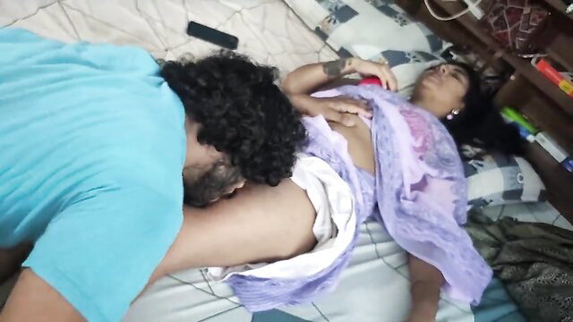 Mallu hot chick pussy licked by Vaishnavy & Sharun in saree