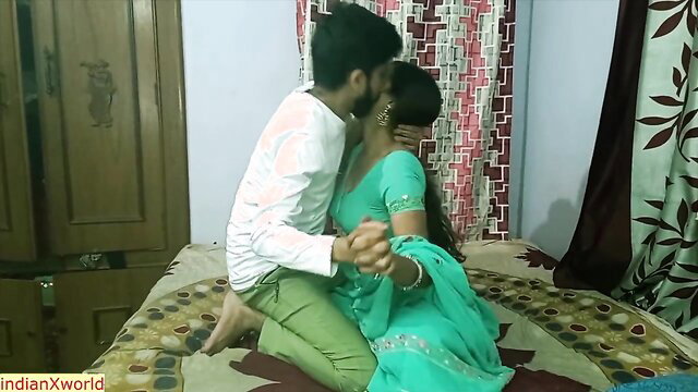 Hot Indian madam in saree passionately kisses innocent student during tuition sex