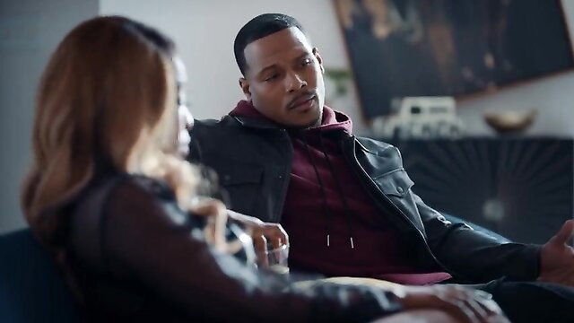 Porscha Coleman hot cleavage in Divorced Sistas s01e05