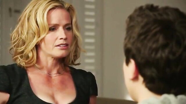Elisabeth Shue in tight cleavage top, sexy blonde MILF closeup