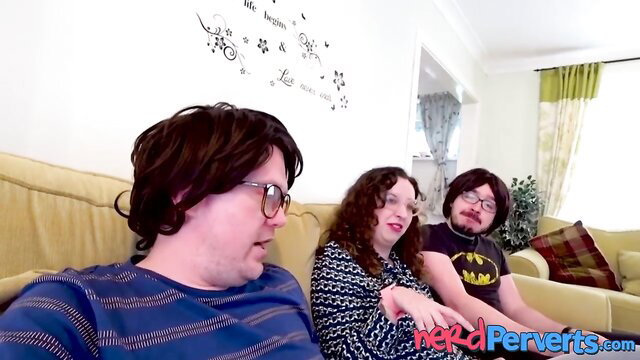 UK fat chick convinced for amateur threesome with nerdy couple