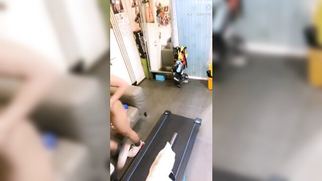 Thai amateur Je Champagne shows off body exercising on treadmill