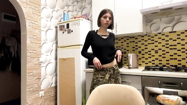 Elinhelser shy 18yo teen in black top and camo pants Chaturbate