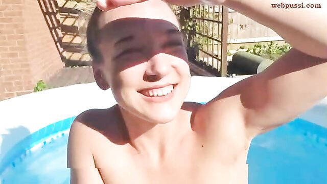YOURGYMGIRL blonde smiling nude in pool fingering show