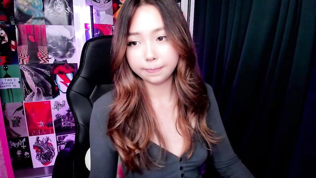 Fluffy_rose shy Asian camgirl daddysgirl in tight top braces smile