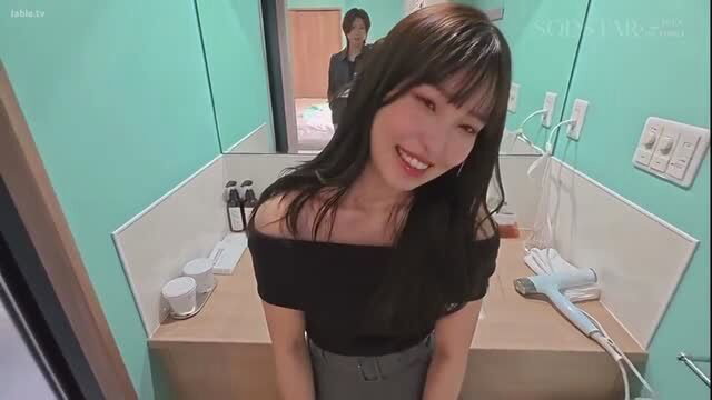 Asian babe 小空 in off-shoulder top smiles teasingly in bathroom mirror selfie