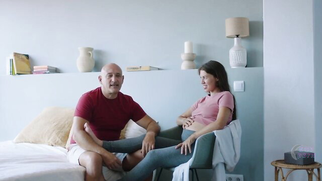 Tiffany Doll pregnant sex demo with shaved man on bed