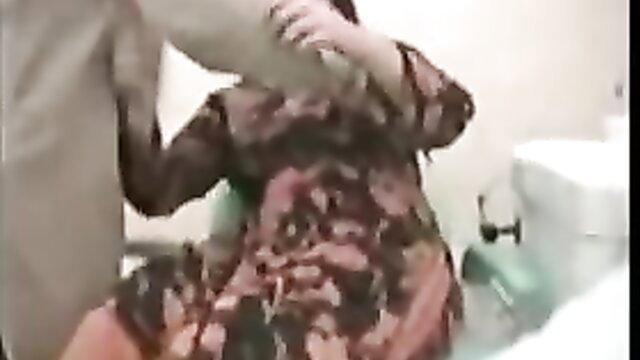 Muslim mom in hijab dress groped hard in clinic sex scene