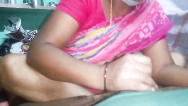Hot Indian MILF Saanthi2 in pink saree, flawless booty tease