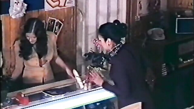 Vintage Private brunettes sharing big white cock at counter
