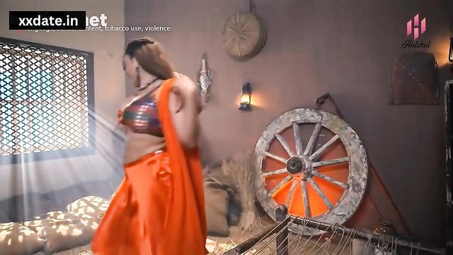 Indian MILF in orange saree dances seductively with 18-titted babe