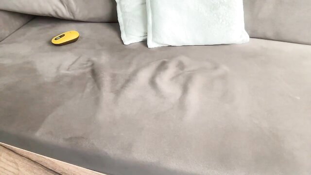 Yummyalexxx rides dildo on couch in sexy solo play