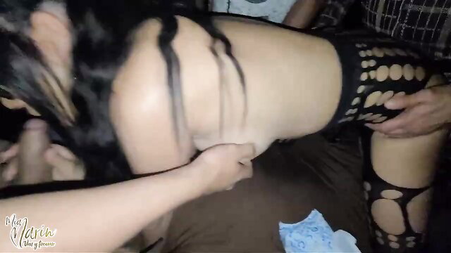 Ravishing brown-haired beauty deepthroats before doggy hump from behind
