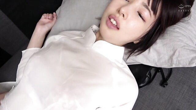 Yui 18 returnee girl cute short hair J lying aroused in wet white shirt