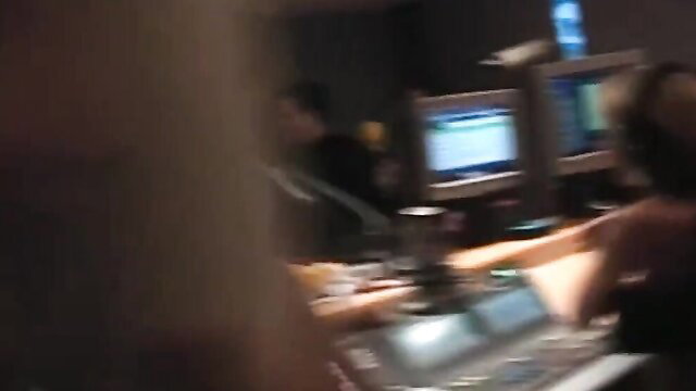 Blurry topless babe defies on French radio show HD vid