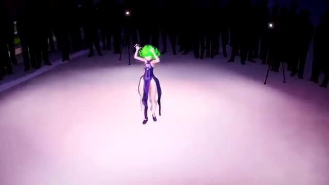 Tatsulover as alien LEE SUHYUN in sexy green headpiece and dress on stage