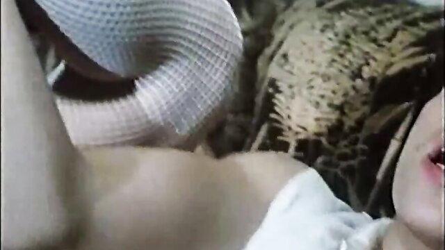 Marianne Aubert anal fucked in 1985 French porn, closeup penetration