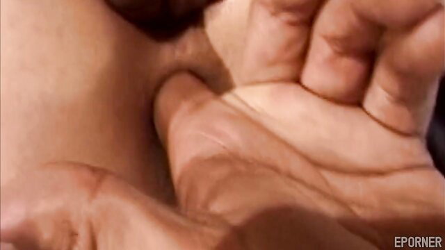Horny MILF deepthroating cock in hot vintage sex closeup