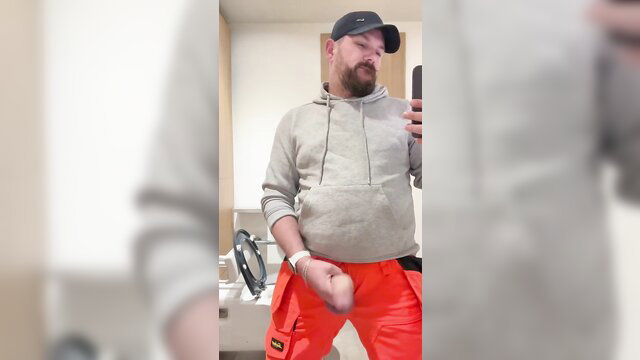 Epicjustbee Irish tradie strung up in restroom wank