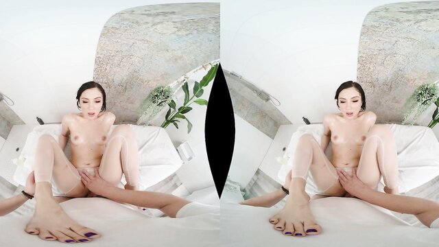 Jazmin Luv nude spreading pussy with hands closeup