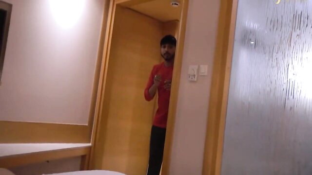 Pizza boy peeks on masturbating ebony girl in hotel room