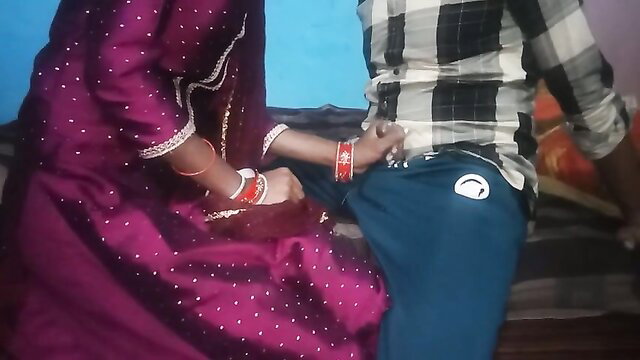 Desi bhabhi in saree teaches devar handjob, first time sex lesson