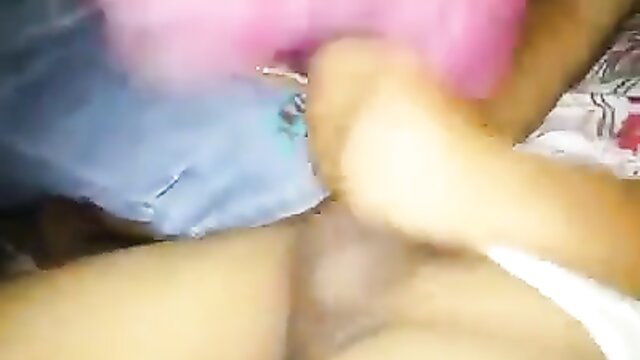 Filipina amateur barkada chupa blowjob closeup with lasing friends