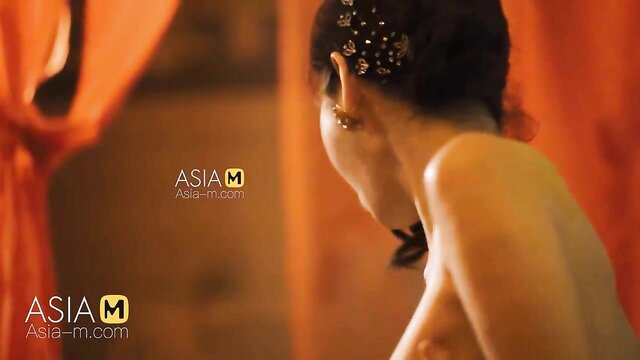 Su Yu Tang nude side profile in traditional brothel, sexy bare back