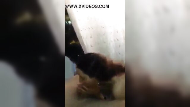 Blurry Iraqi amateur sex thumbnail with woman on man