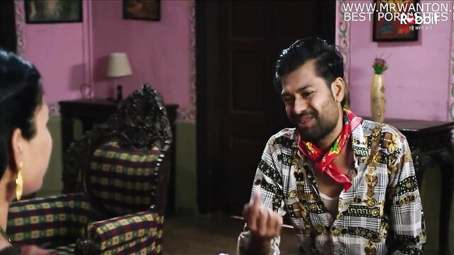 Hot Desi Bhabhi in sexy chat with stud BF, juicy curves tease