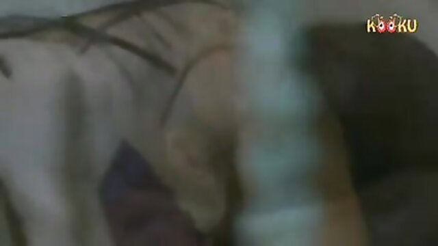 Nidhi Mahawan hot cleavage in Shadi Vivah Kukoo movie scene