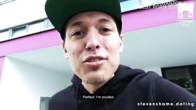 Tattooed guy smirks in hoodie cap on stevenshame.dating