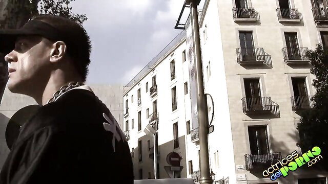 Hot guy in cap and chain on urban street, Follamático adult video thumbnail